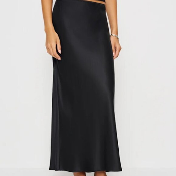 REFORMATION Layla Silk Skirt in Black, size 4 - Picture 1 of 9